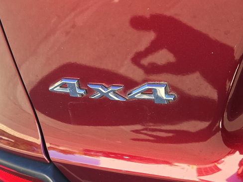 Used 2019 Jeep Cherokee Limited image 31