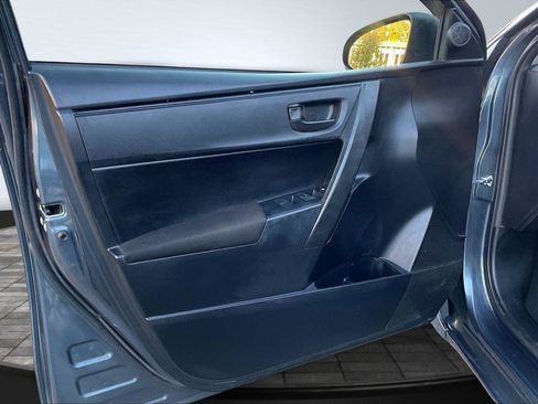 Used 2017 Toyota Corolla L image 24