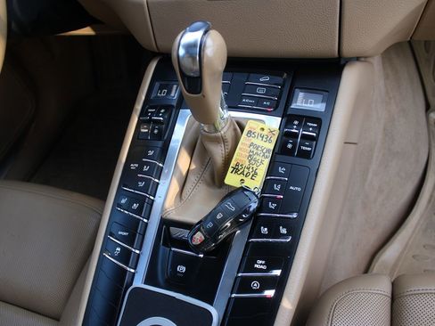 Used 2015 Porsche Macan S AWD/4WD image 20