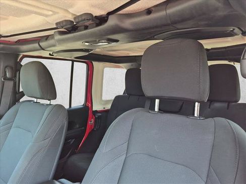 Used 2018 Jeep Wrangler Unlimited Sport S AWD/4WD image 16