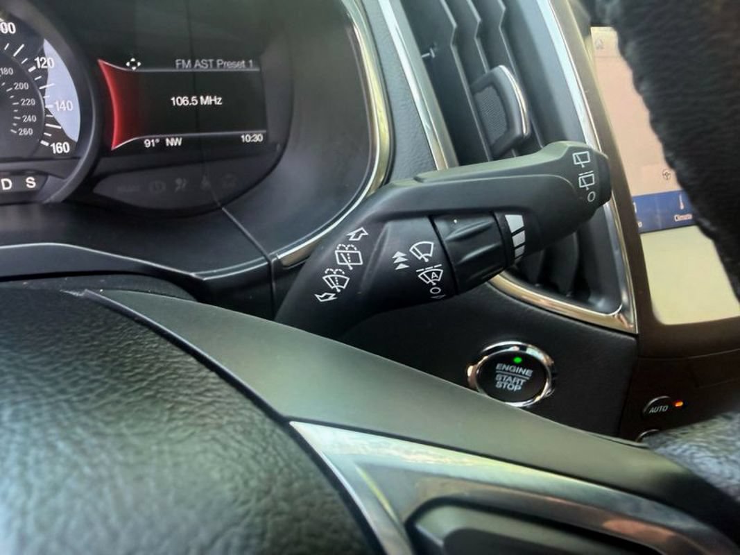 Used 2020 Ford Edge Titanium FWD image 24