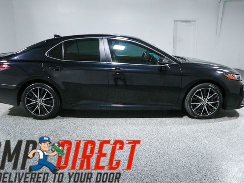 Used 2024 Toyota Camry SE FWD image 6