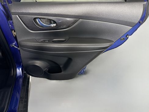 Used 2018 Nissan Rogue SV image 28