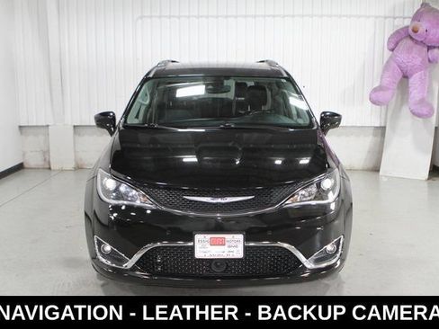 Used 2020 Chrysler Pacifica Touring-L Plus w/ Tire & Wheel Group FWD image 7