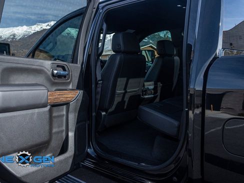 Used 2022 Chevrolet Silverado 3500 High Country image 23