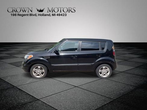 Used 2011 Kia Soul + FWD image 6