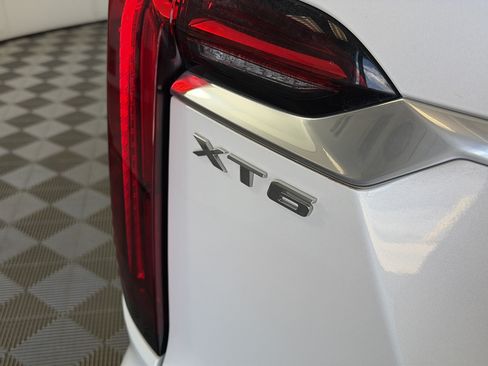 Certified 2025 Cadillac XT6 Luxury AWD/4WD image 18