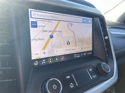 Used 2023 GMC Acadia SLT image 7