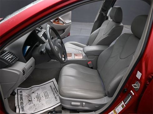 Used 2010 Toyota Camry XLE image 12