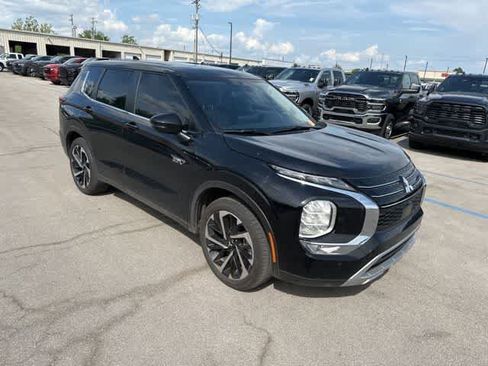 Used 2025 Mitsubishi Outlander SE AWD/4WD image 25