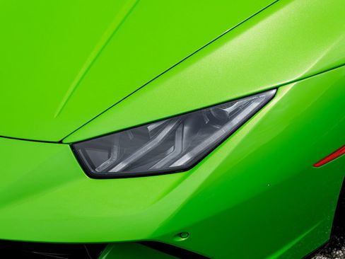 Used 2018 Lamborghini Huracan Performante AWD/4WD image 54