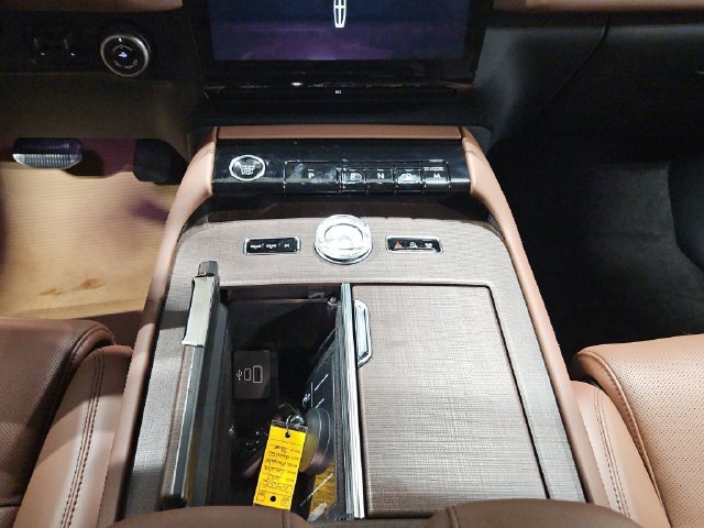 New 2027 Lincoln Navigator L Reserve AWD/4WD image 14