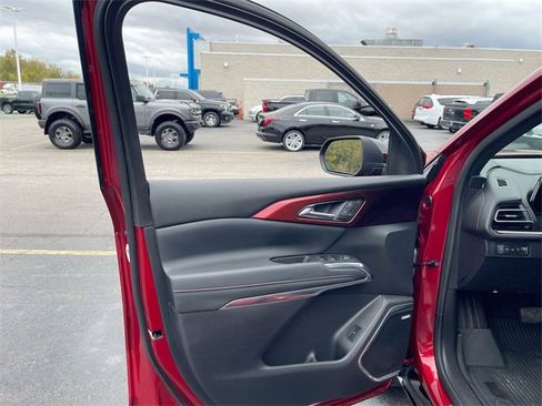 Certified 2025 Chevrolet Traverse RS w/ LPO, Floor Liner Package image 22