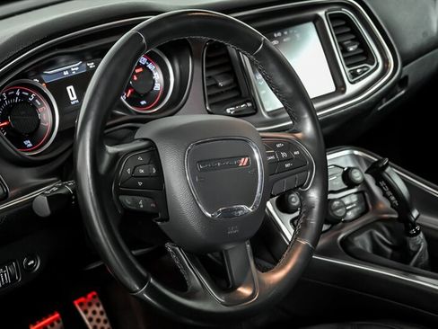Used 2016 Dodge Challenger R/T Scat Pack RWD image 19