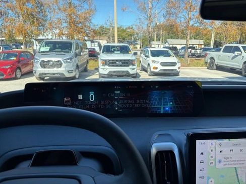 New 2025 Ford Expedition Active image 21