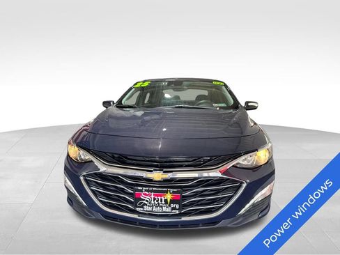 Used 2025 Chevrolet Malibu LT FWD image 2