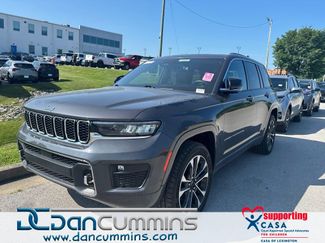 Used 2022 Jeep Grand Cherokee Overland w/ Luxury Tech Group IV AWD/4WD video 1