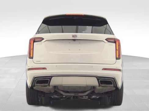 Used 2024 Cadillac XT6 Premium Luxury AWD/4WD image 11