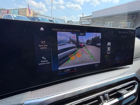 Used 2023 BMW 330i Sedan w/ M Sport Package image 16