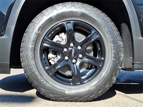 Used 2021 GMC Acadia AT4 image 8