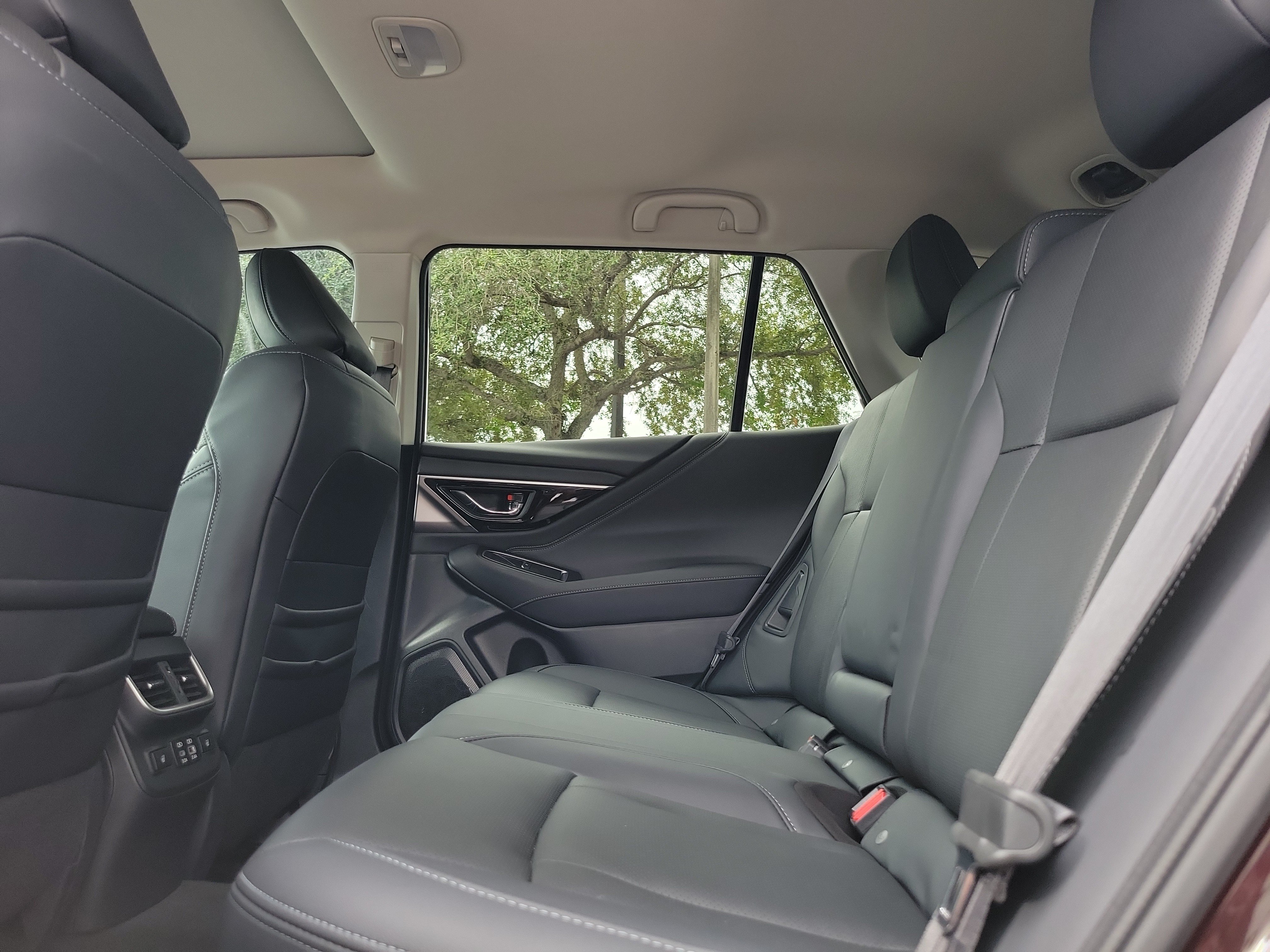 Used 2024 Subaru Outback Touring AWD/4WD image 11