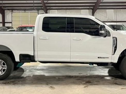 Used 2024 Ford F250 Lariat image 2