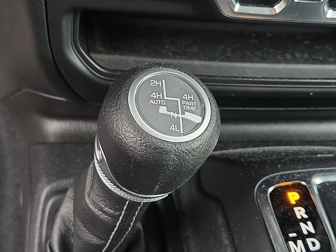 Used 2024 Jeep Wrangler Unlimited w/ Convenience Group AWD/4WD image 27