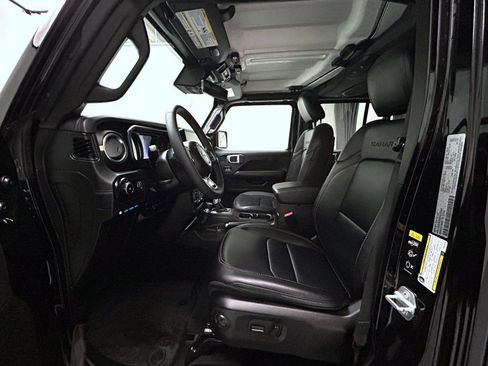 Used 2024 Jeep Wrangler Unlimited Sahara w/ Technology Group image 10