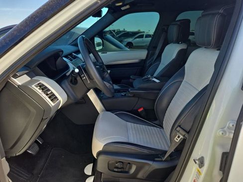 Used 2024 Land Rover Discovery Dynamic SE AWD/4WD image 4