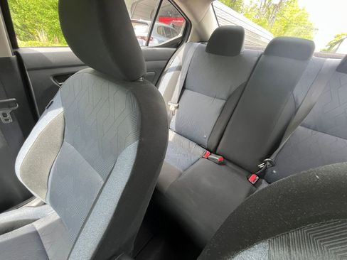 Used 2025 Nissan Versa SV image 34