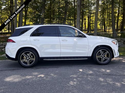 Used 2020 Mercedes-Benz GLE 450 4MATIC w/ AMG Line Exterior image 2