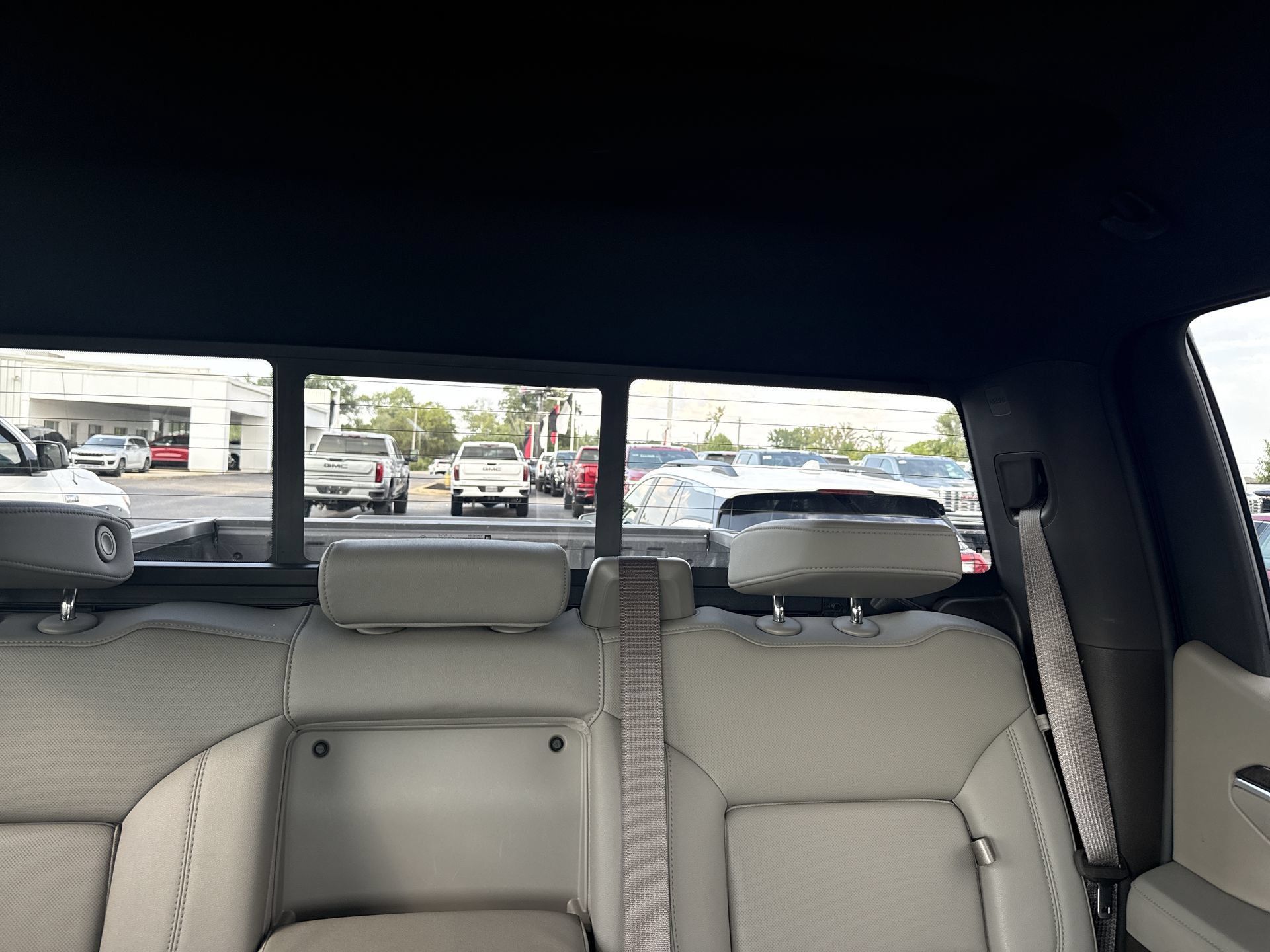 Used 2023 Chevrolet Silverado 1500 LTZ w/ LTZ Convenience Package II AWD/4WD image 12