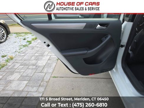 Used 2016 Volkswagen Jetta Sport FWD image 31
