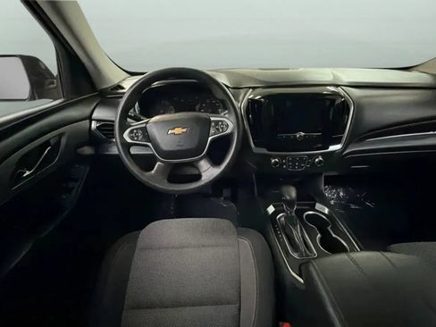 Used 2021 Chevrolet Traverse LS FWD image 10