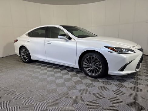 Used 2024 Lexus ES 350 w/ Accessory Package (Z2) FWD image 7
