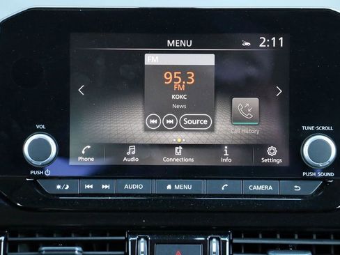 Used 2025 Nissan Pathfinder SV FWD image 26