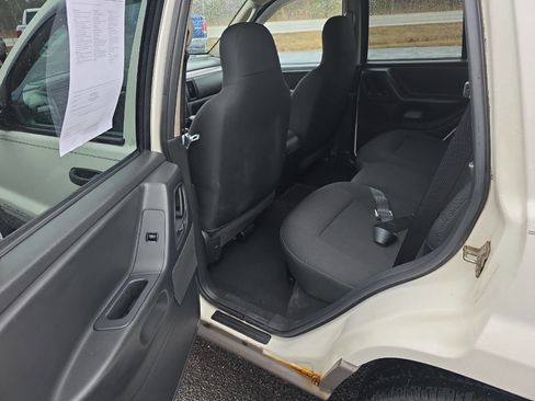 Used 2004 Jeep Grand Cherokee Laredo w/ Convenience Group image 11