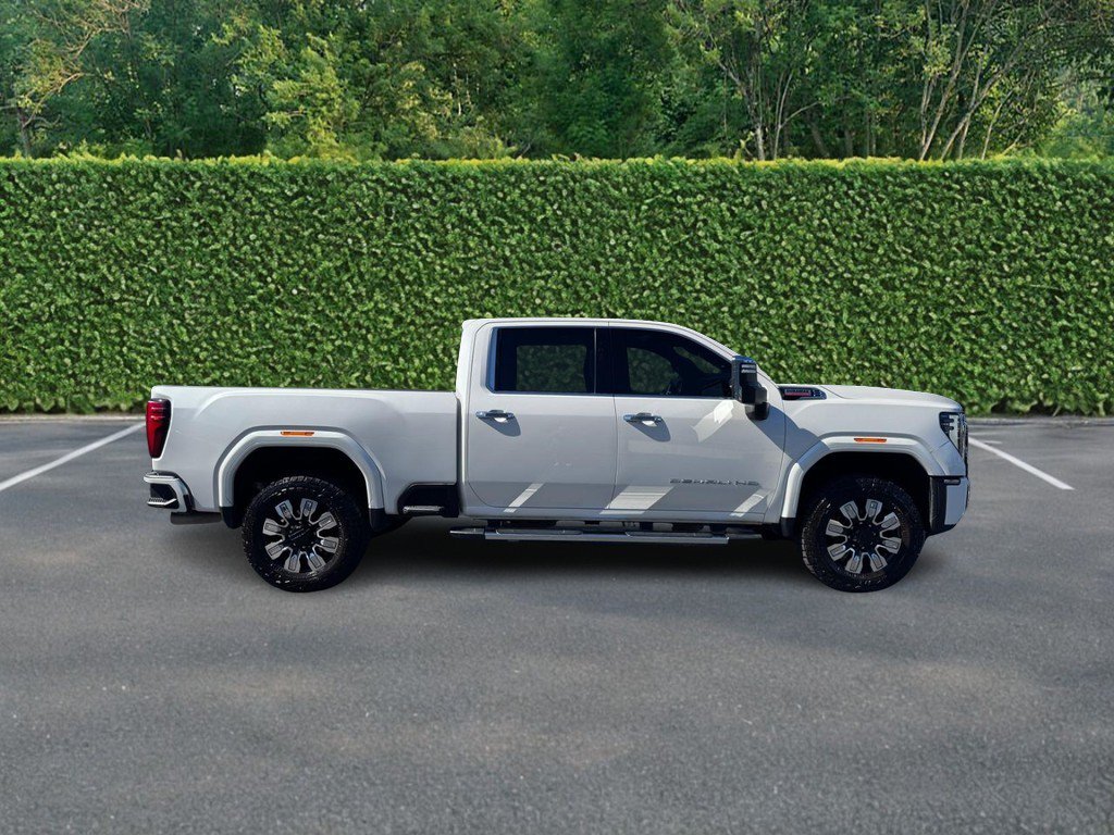 Used 2024 GMC Sierra 2500 Denali w/ Denali Reserve Package AWD/4WD image 2