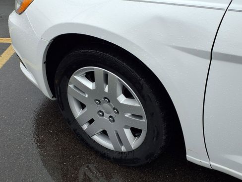 Used 2012 Chrysler 200 LX image 7