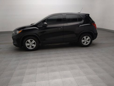 Used 2020 Chevrolet Trax LS FWD image 2
