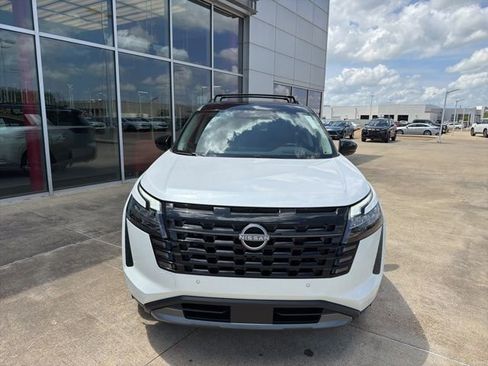 New 2026 Nissan Pathfinder Platinum image 6