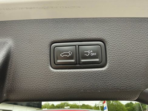 Used 2024 Kia Carnival EX FWD image 46