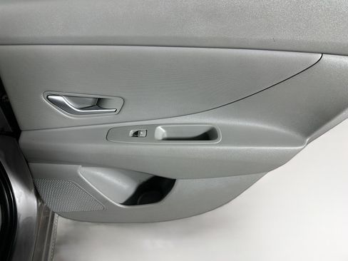 Used 2023 Hyundai Elantra SEL w/ Convenience Package image 29