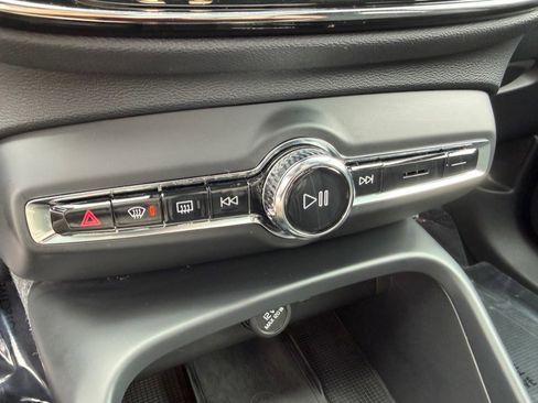 Used 2023 Volvo XC40 Recharge Plus w/ Protection Package Premier AWD/4WD image 25