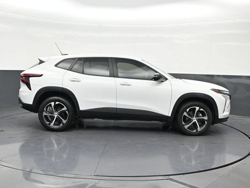 Used 2024 Chevrolet Trax RS w/ Driver Confidence Package FWD image 7