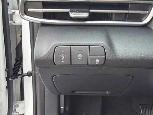 New 2026 Hyundai Elantra SE image 31