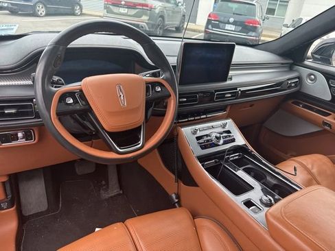 Used 2024 Lincoln Aviator Black Label w/ Dynamic Handling Package image 3