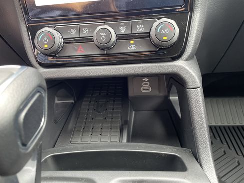 New 2025 Ford Ranger XLT w/ Equipment Group 301A High image 26