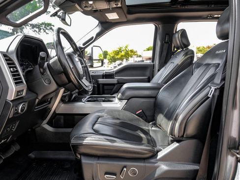 Used 2020 Ford F250 Platinum image 4