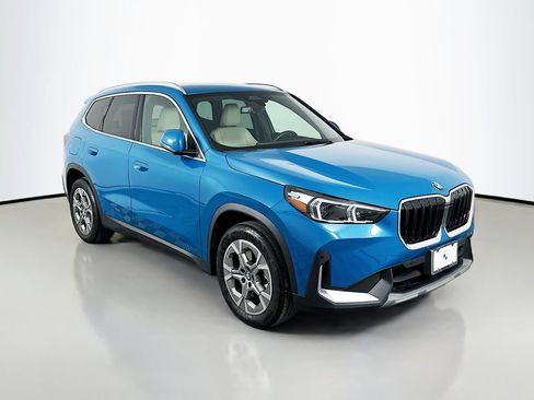 Used 2023 BMW X1 xDrive28i w/ Convenience Package AWD/4WD image 3